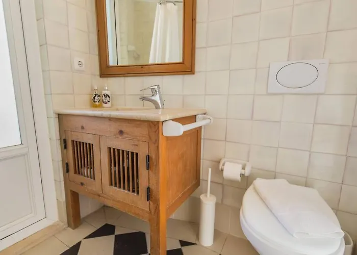 شقة 135 A - In Tranquil Flat In Alfama Near Se And Castle *