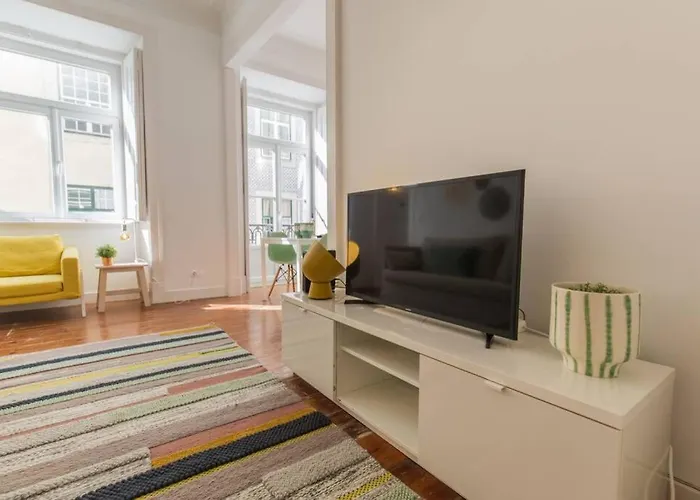 135 A - In Tranquil Flat In Alfama Near Se And Castle شقة Lisboa