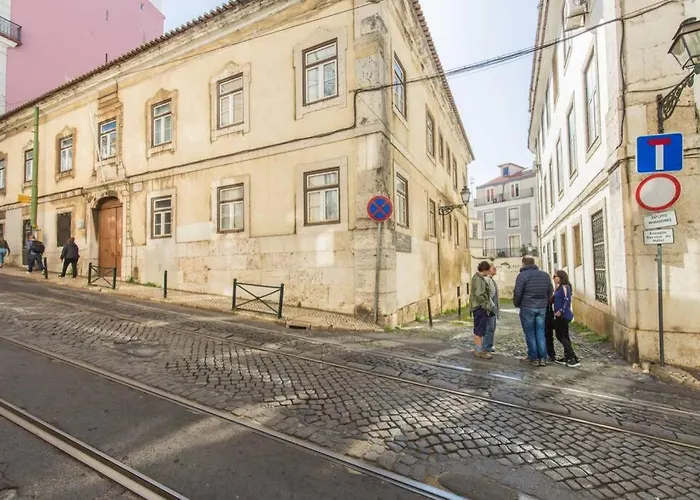 135 A - In Tranquil Flat In Alfama Near Se And Castle