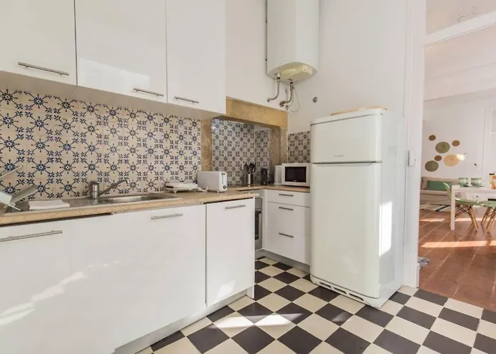 135 A - In Tranquil Flat In Alfama Near Se And Castle شقة Lisboa