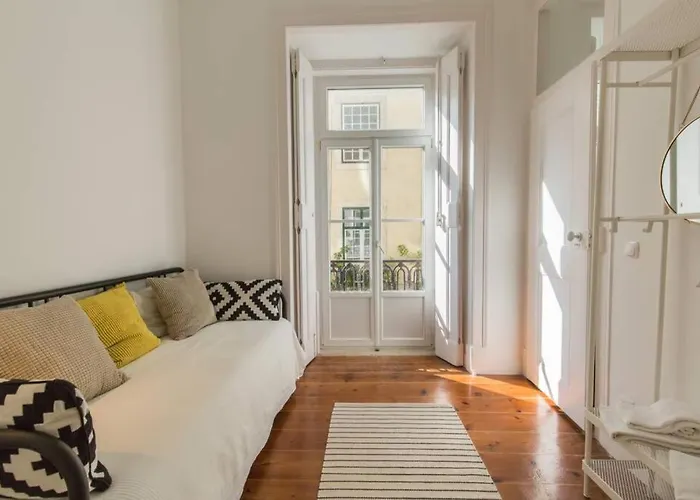 شقة 135 A - In Tranquil Flat In Alfama Near Se And Castle *