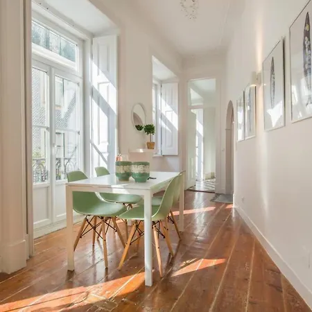 In Tranquil Flat In Alfama Near Se And Castle * Lisboa