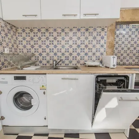 公寓 In Tranquil Flat In Alfama Near Se And Castle