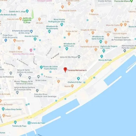 In Tranquil Flat In Alfama Near Se And Castle Апартаменти